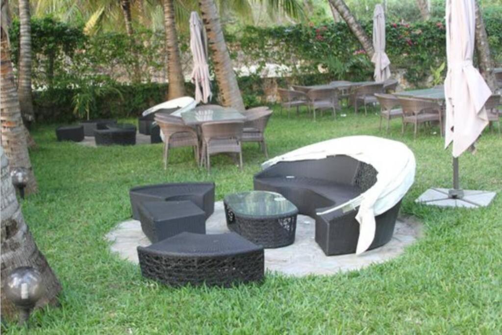 Cowrie Beach Haven Studio Mombasa Exterior foto