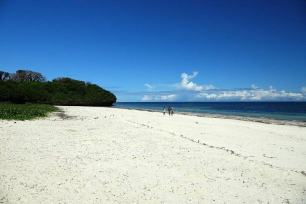 Cowrie Beach Haven Studio Mombasa Exterior foto